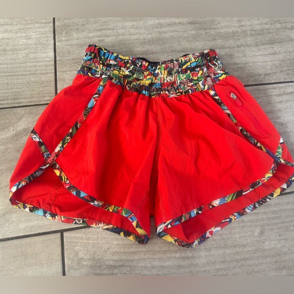 Lululemon Womens Tracker Shorts 4” Limited Edition Legos SeaWheeze Sz 2